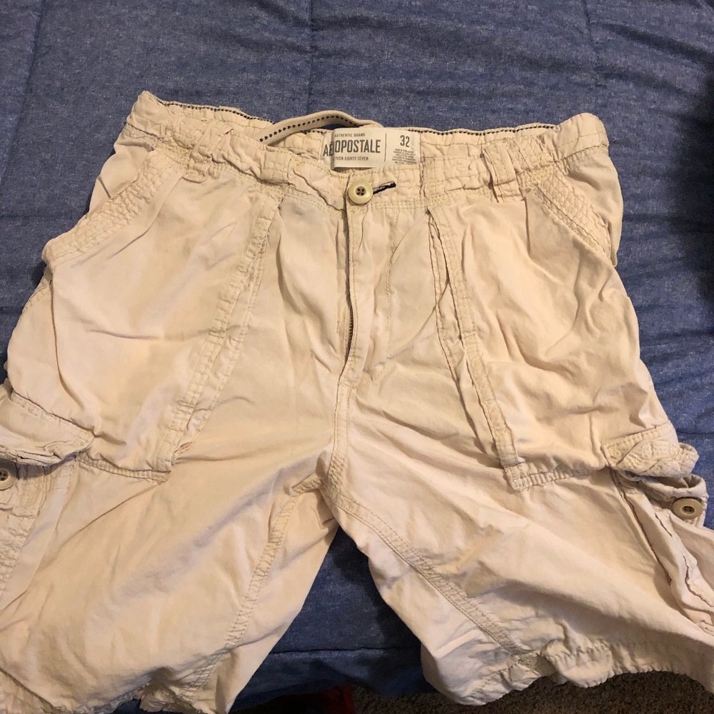 white cargo shorts(NWOT)